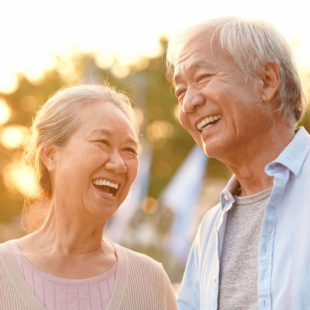 https://kokuasmiles.tradebuilderinc.comAn elderly couple wearing dentures | Kokua Smile